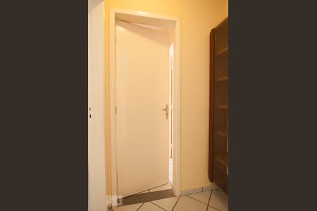 Corredor de apartamento para alugar com 3 quartos, 88m² em Setor Bueno, Goiânia