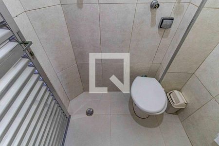 Apartamento à venda com 70m², 3 quartos e sem vaga Apartamento à venda com 70m², 3 quartos e sem vagaBanheiro de serviço