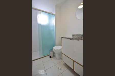Banheiro da suíte de apartamento para alugar com 1 quarto, 48m² em Vila Andrade, São Paulo