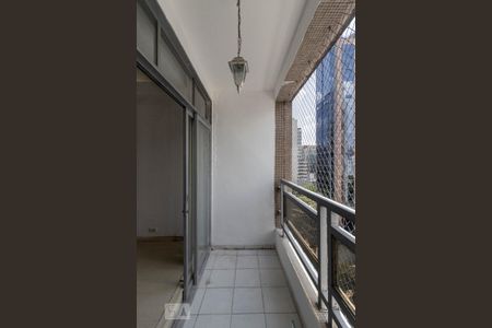 Apartamento para alugar com 105m², 3 quartos e 1 vaga Apartamento para alugar com 105m², 3 quartos e 1 vagaVaranda