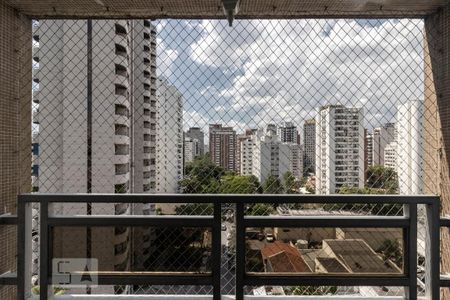 Apartamento para alugar com 105m², 3 quartos e 1 vaga Apartamento para alugar com 105m², 3 quartos e 1 vagaVaranda