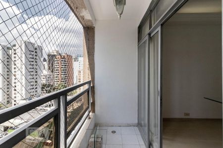 Apartamento para alugar com 105m², 3 quartos e 1 vaga Apartamento para alugar com 105m², 3 quartos e 1 vagaVaranda