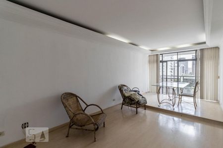 Apartamento para alugar com 105m², 3 quartos e 1 vaga Apartamento para alugar com 105m², 3 quartos e 1 vagaSala