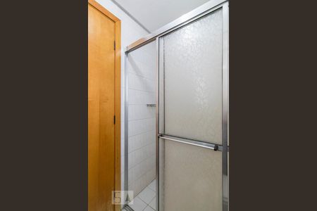 Banheiro de apartamento para alugar com 2 quartos, 70m² em Vila Scarpelli, Santo André