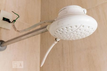 Casa à venda com 150m², 4 quartos e 2 vagas Casa à venda com 150m², 4 quartos e 2 vagasChuveiro