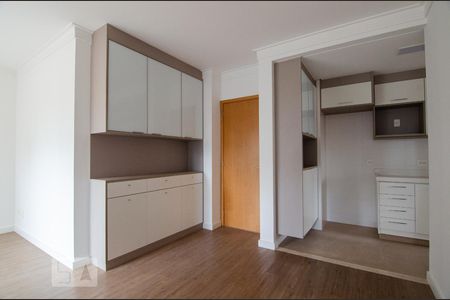 Sala de apartamento para alugar com 1 quarto, 57m² em Cambuí, Campinas