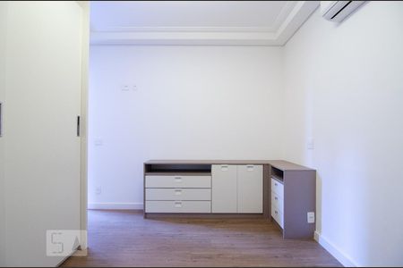 Suite de apartamento para alugar com 1 quarto, 57m² em Cambuí, Campinas