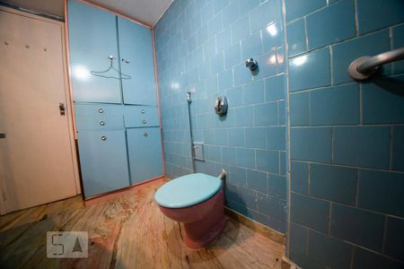 Banheiro social de apartamento à venda com 4 quartos, 149m² em Icaraí, Niterói