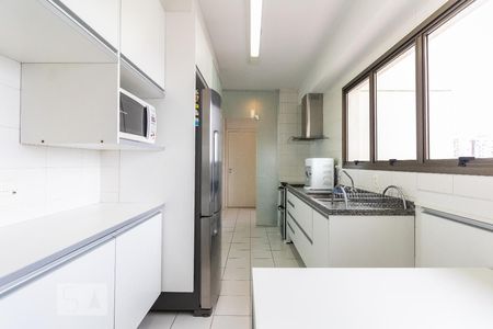 Cozinha de apartamento para alugar com 3 quartos, 147m² em Brooklin Paulista, São Paulo