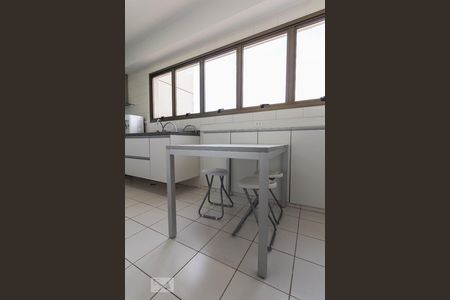Cozinha de apartamento para alugar com 3 quartos, 147m² em Brooklin Paulista, São Paulo