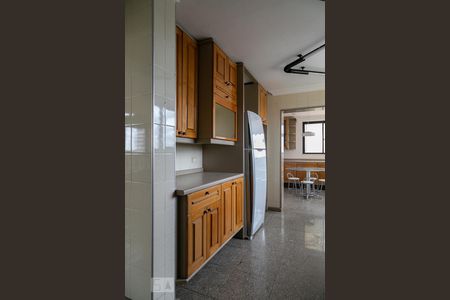 Apartamento à venda com 220m², 4 quartos e 4 vagas Apartamento à venda com 220m², 4 quartos e 4 vagasCozinha