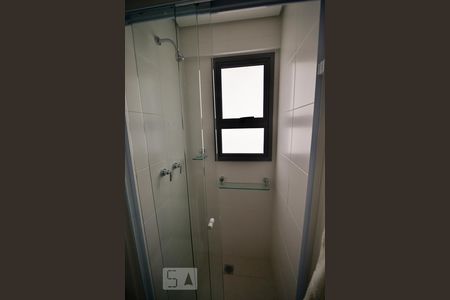 Detalhe Banheiro de apartamento para alugar com 1 quarto, 49m² em Alphaville Industrial, Barueri