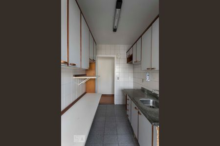 Apartamento à venda com 76m², 2 quartos e 1 vagaCozinha