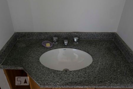 Apartamento à venda com 76m², 2 quartos e 1 vagaBanheiro (Torneira)