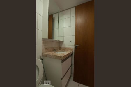 Banheiro de apartamento para alugar com 2 quartos, 58m² em Jardim Atlântico, Goiânia