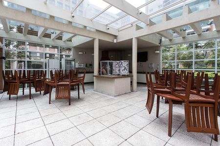 Apartamento à venda com 130m², 3 quartos e 3 vagasChurrasqueira