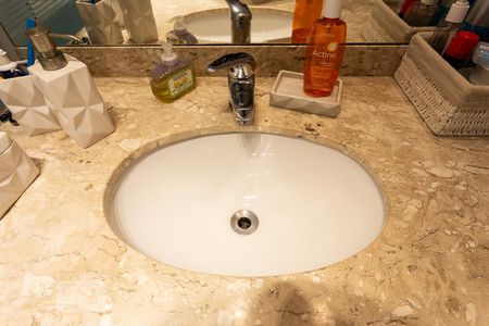 Apartamento à venda com 130m², 3 quartos e 3 vagasBanheiro da suíte 2