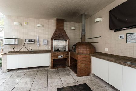 Apartamento à venda com 130m², 3 quartos e 3 vagasChurrasqueira