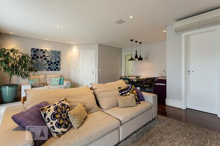 Sala de apartamento à venda com 3 quartos, 130m² em Vila Olímpia, São Paulo