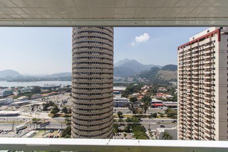 Vista Sala de apartamento para alugar com 1 quarto, 68m² em Barra da Tijuca, Rio de Janeiro