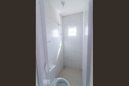 Banheiro de kitnet/studio para alugar com 1 quarto, 18m² em Jardim Independência, São Paulo