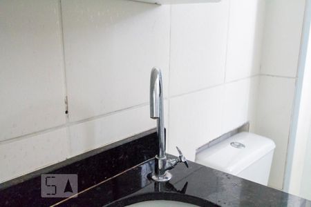 Banheiro social de apartamento para alugar com 2 quartos, 63m² em Vila Guarani (z Sul), São Paulo