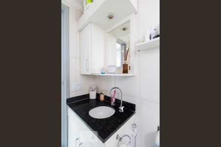 Banheiro social de apartamento para alugar com 2 quartos, 63m² em Vila Guarani (z Sul), São Paulo