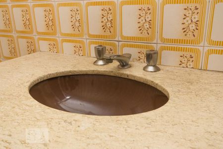 Casa para alugar com 481m², 4 quartos e sem vaga Casa para alugar com 481m², 4 quartos e sem vagaDetalhe do banheiro da suíte 1