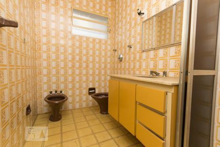 Casa para alugar com 481m², 4 quartos e sem vaga Casa para alugar com 481m², 4 quartos e sem vagaBanheiro da suíte 1