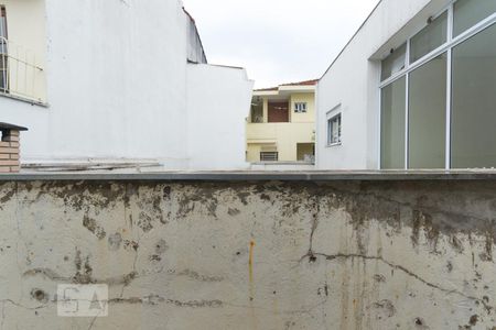 Casa para alugar com 481m², 4 quartos e sem vaga Casa para alugar com 481m², 4 quartos e sem vagaVista da janela do quarto 1