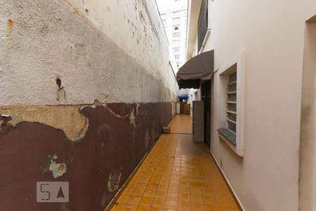 Casa para alugar com 481m², 4 quartos e sem vaga Casa para alugar com 481m², 4 quartos e sem vagaCorredor lateral