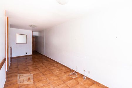 Sala de apartamento para alugar com 3 quartos, 74m² em Parque Imperial, São Paulo