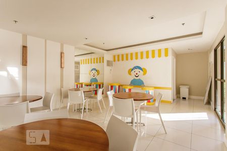 Apartamento à venda com 72m², 2 quartos e 1 vagaSalão de festas