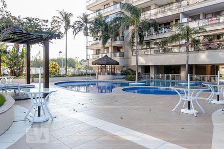 Apartamento à venda com 72m², 2 quartos e 1 vagaPiscina