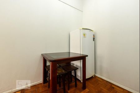 Saleta de kitnet/studio para alugar com 1 quarto, 31m² em Copacabana, Rio de Janeiro