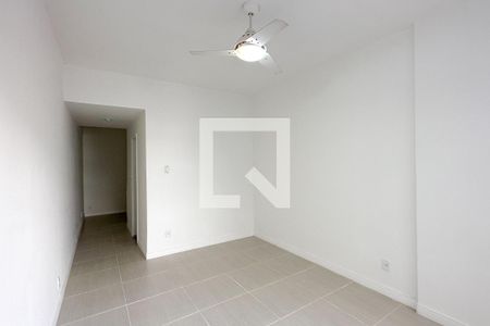 Sala de kitnet/studio à venda com 1 quarto, 31m² em Copacabana, Rio de Janeiro