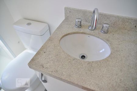 Apartamento à venda com 69m², 2 quartos e 1 vagaDetalhe Banheiro Suite 1 