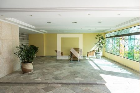 Apartamento à venda com 70m², 2 quartos e sem vaga Apartamento à venda com 70m², 2 quartos e sem vagaHall social