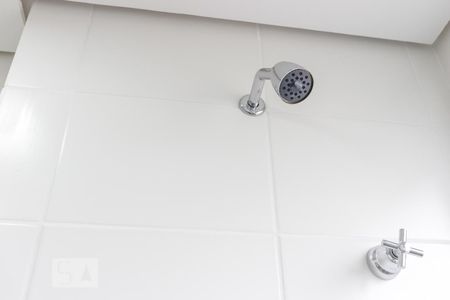 Detalhe Banheiro Corredor de apartamento para alugar com 2 quartos, 56m² em Vila Andrade, São Paulo