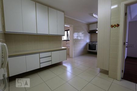 Apartamento à venda com 180m², 4 quartos e 3 vagasCozinha