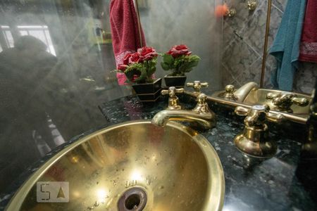 Banheiro de apartamento para alugar com 2 quartos, 38m² em Botafogo, Rio de Janeiro