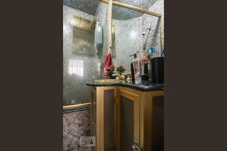 Banheiro de apartamento para alugar com 2 quartos, 38m² em Botafogo, Rio de Janeiro