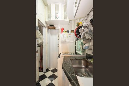 Cozinha de apartamento para alugar com 2 quartos, 38m² em Botafogo, Rio de Janeiro