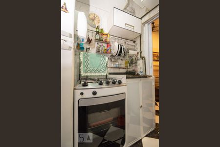 Cozinha de apartamento para alugar com 2 quartos, 38m² em Botafogo, Rio de Janeiro