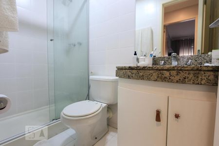 Banheiro de apartamento à venda com 4 quartos, 260m² em Paraíso do Morumbi, São Paulo