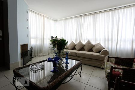 Sala de apartamento à venda com 4 quartos, 260m² em Paraíso do Morumbi, São Paulo
