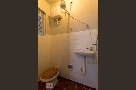 Banheiro de kitnet/studio para alugar com 1 quarto, 30m² em Vila Gumercindo, São Paulo