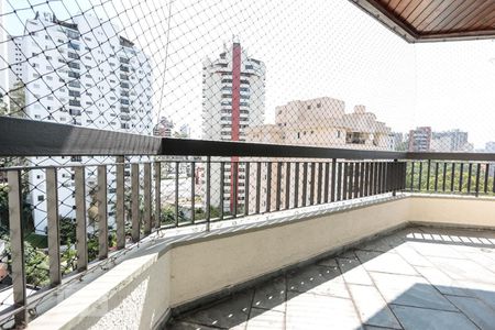 Apartamento à venda com 200m², 4 quartos e 3 vagasVaranda