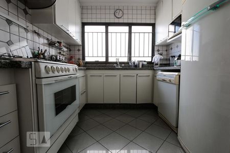Apartamento à venda com 200m², 4 quartos e 3 vagasCozinha