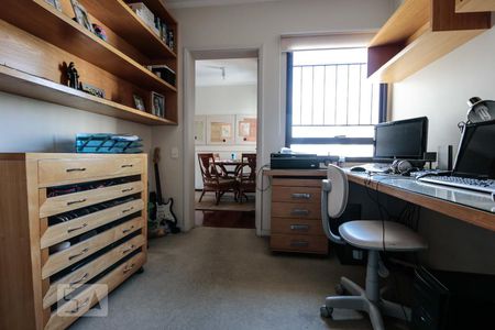 Apartamento à venda com 200m², 4 quartos e 3 vagasEscritório